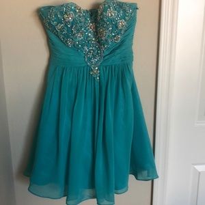 alex and sophia prom/homecoming dress